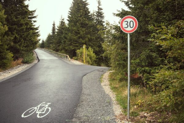 Nová cyklotrasa na Kráľovu hoľu je oficiálne otvorená. Na takmer 12 kilometroch nastúpate viac ako 1000 metrov