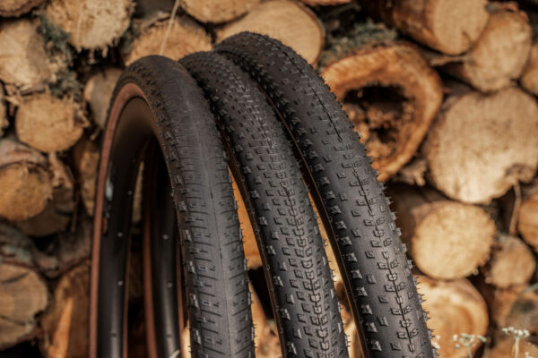 WTB predstavilo široké aerodynamické gravelové plášte. Pri 40 km/h majú ušetriť až 13,8 wattu