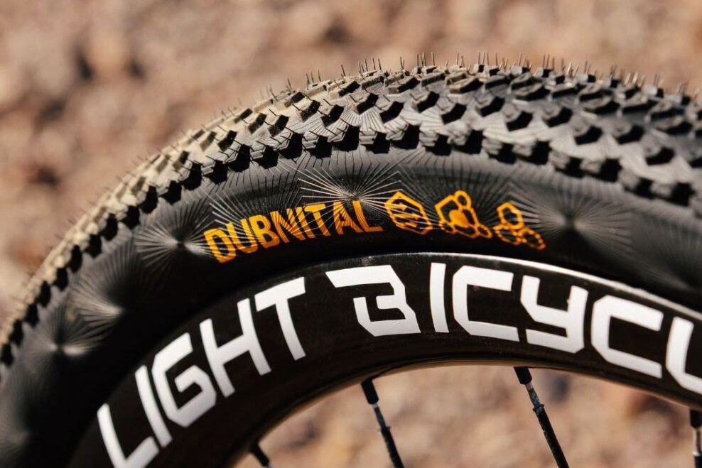 Continental podporil 32-palcov&eacute; koles&aacute;. Chyst&aacute; nov&eacute; pl&aacute;&scaron;te Dubnital na MTB aj gravel