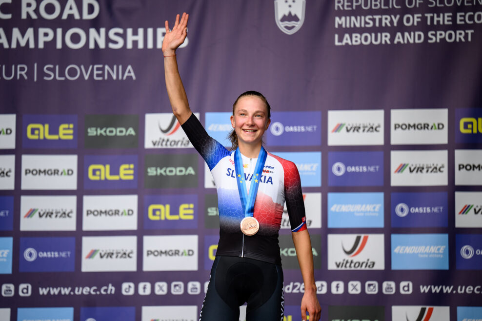 Viktória Chladoňová získala na majstrovstvách Európy druhý bronz, tretia skončila aj v časovke