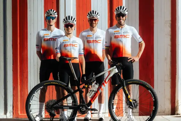 BMC presúva svoje investície z cross-country do ženskej cestnej cyklistiky. Továrenský XC tím po rokoch končí