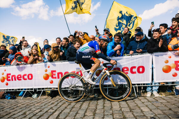 Predstaví sa Remco Evenepoel na Paríž-Roubaix 2027? Tím by jeho premiéru podporil