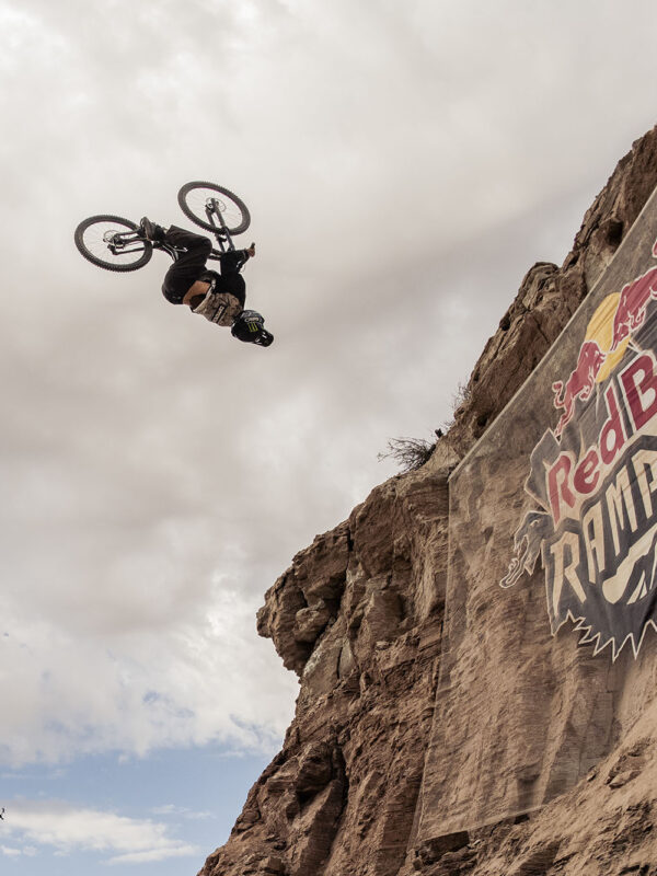 Prečo sa Red Bull Rampage nedal zachrániť? Organizátor reaguje na kritiku a vysvetľuje zrušenie súťaže