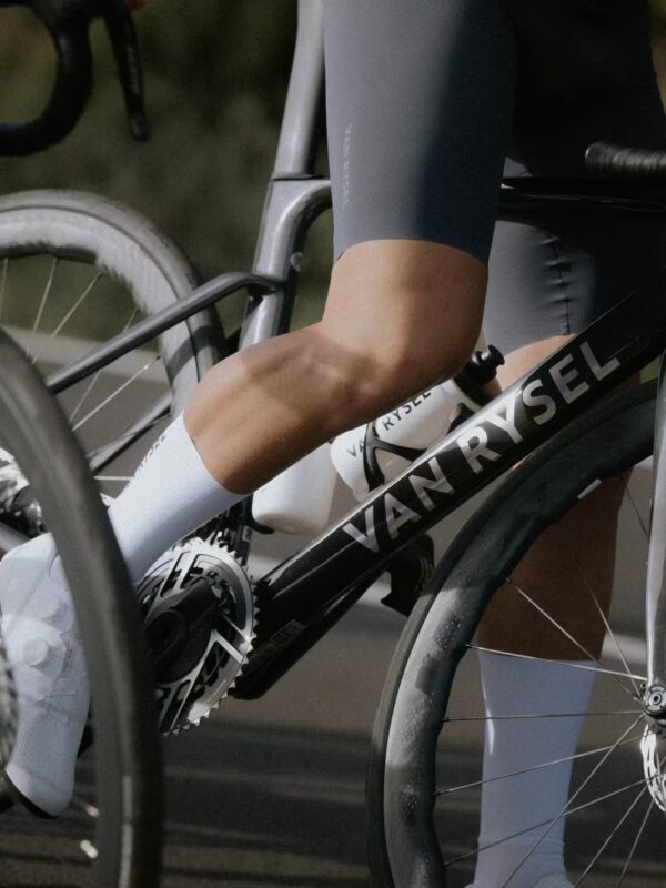 Decathlon vypredáva pretekárske cestné bicykle. Van Rysel RCR Pro kúpite so zľavou až 1500 eur