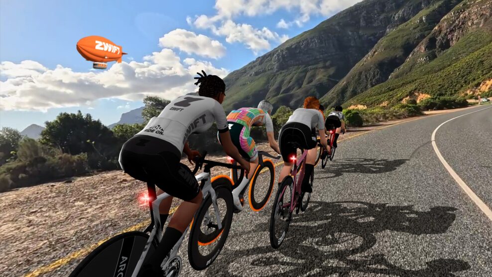 Zwift pridáva drahšie predplatné s AI trénerom a videotrasami zo skutočných ciest
