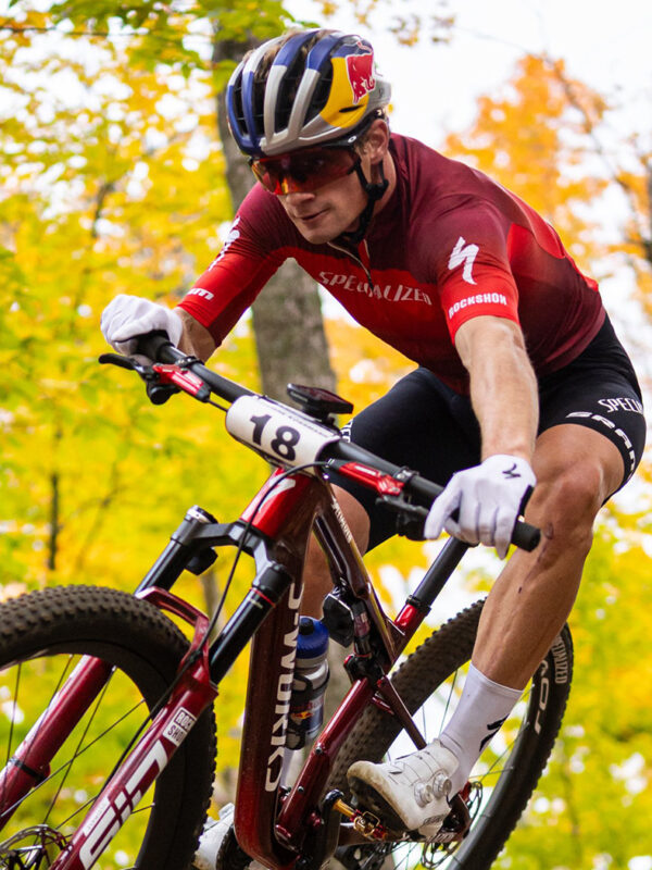 Martin Vidaurre získal v Lake Placid prvé víťazstvo v short tracku na Svetovom pohári