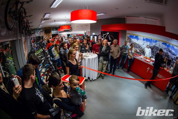 Foto: Prvý Specialized Concept Store v Bratislave otvoril svoje brány! (A Biker vám dá obrovské zľavy!)