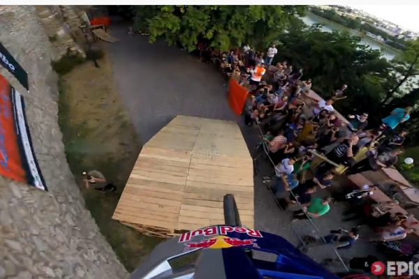 Video: Šialená rýchlosť Marcela Gutierreza na Bratislava City Downhill 2014
