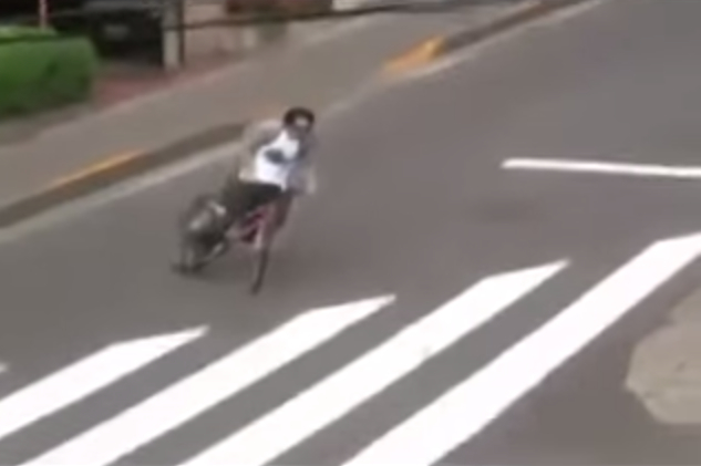 Video: Tokio drift na dvoch kolesách