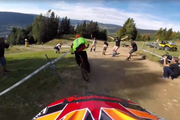 Video: Claudio Caluori naháňa Brendoga na majstrákovej trati v Hafjelli