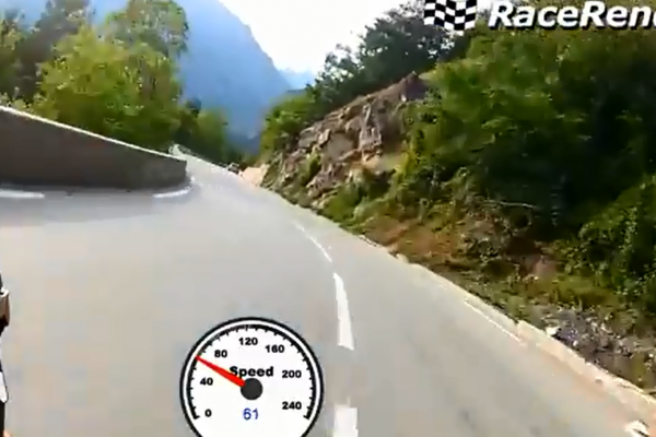 Extrémny zjazd z vrcholu Alpe d´Huez