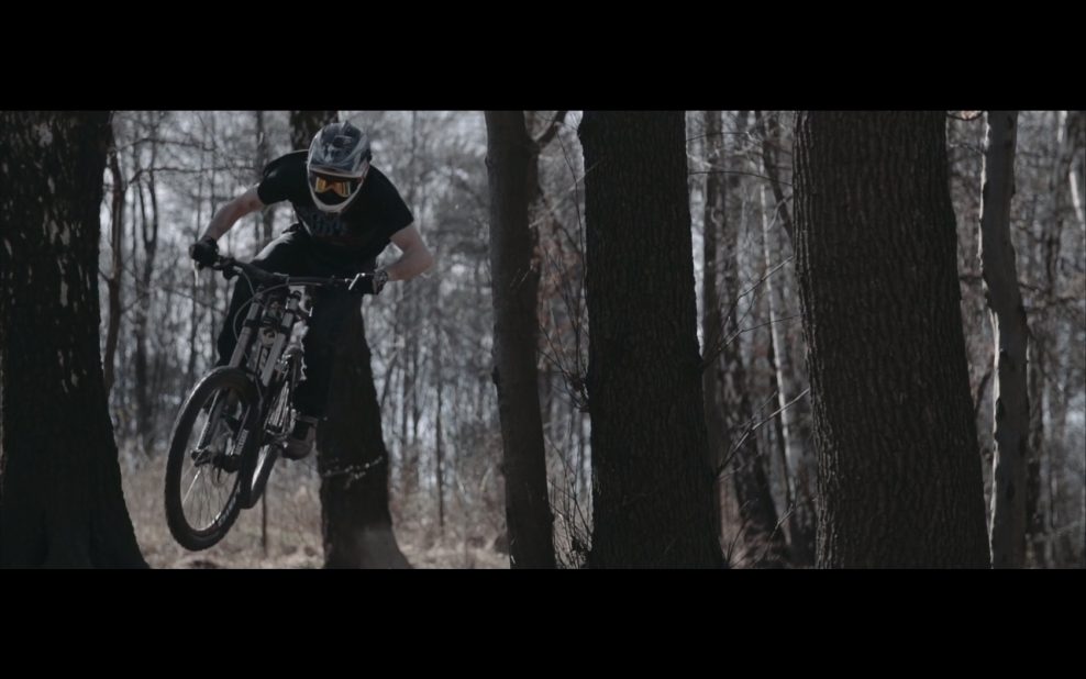 Video: Šmak pre fanúšikov zjazdu aj klasických áut – The Recruit