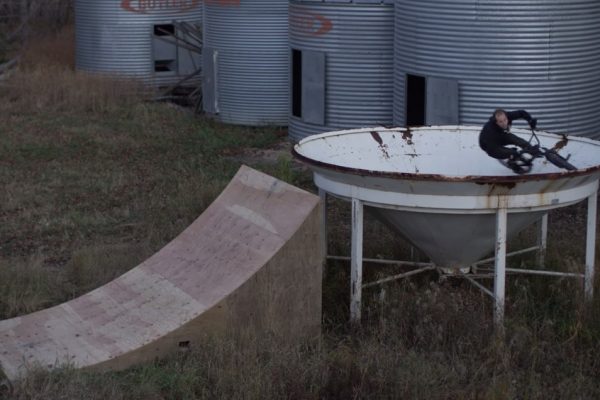 Video: Farma je očividne ideálny streetový spot