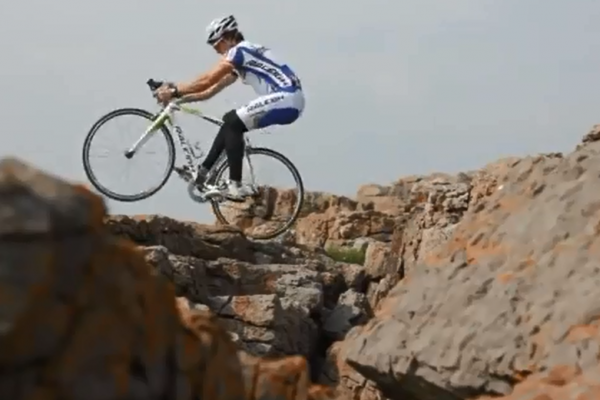 Aj toto sa dá na cestnom bicykli?