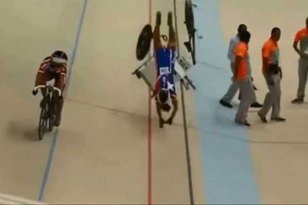 Auuuu!, ale som si narazil hlavu/chrbát/gule/doplňte podľa želania