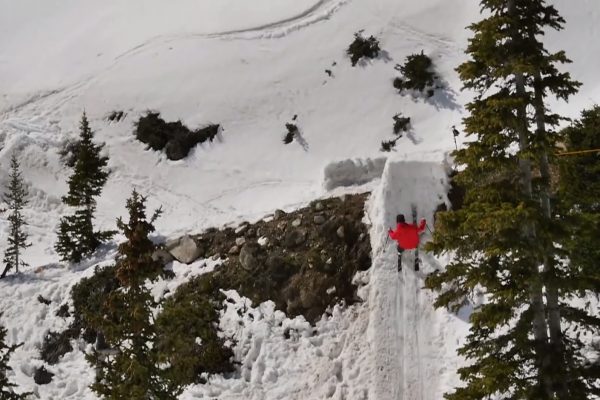 Video: Dirtjumping na lyžiach, freestyle skiing na dirtoch