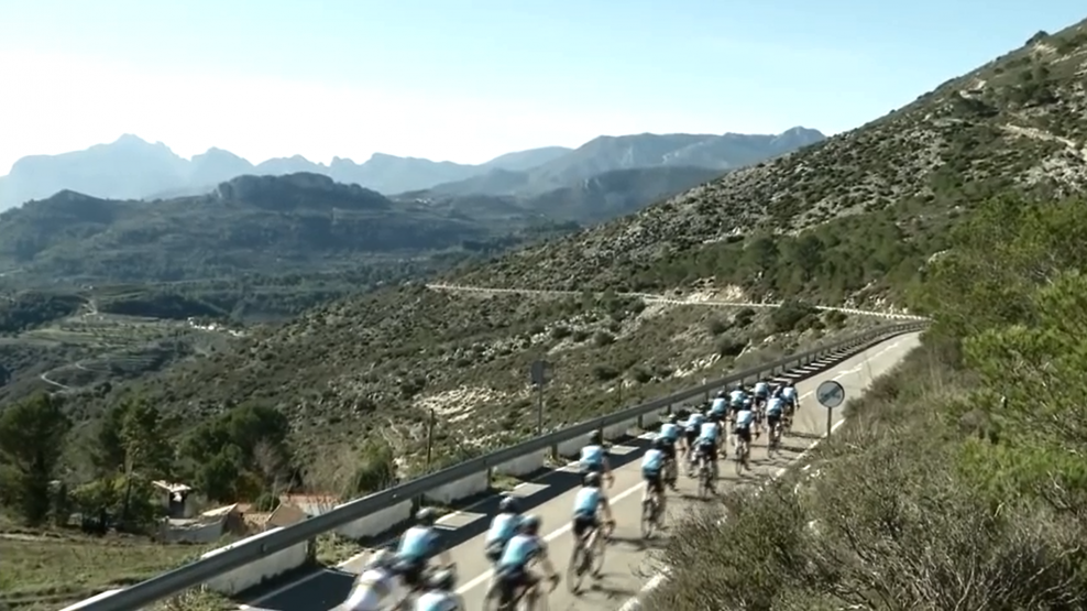 Aj hviezdy tímu Etixx-Quick Step tvrdo zarezávajú v predsezónnom kempe