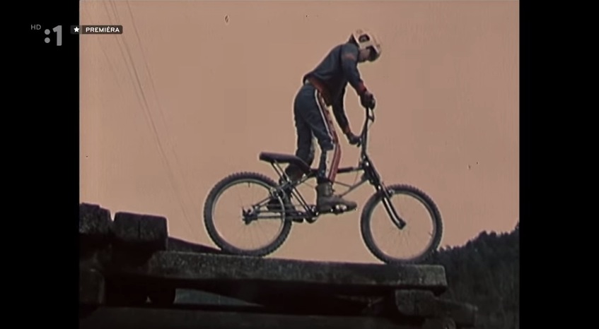 Video: Fetiše socializmu – Na bicykli k lepším zajtrajškom