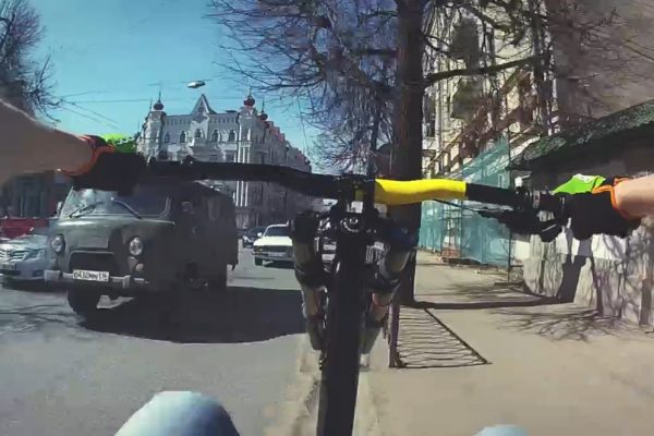 Video: A Wheelie Good Day – celý deň na zadnom kolese