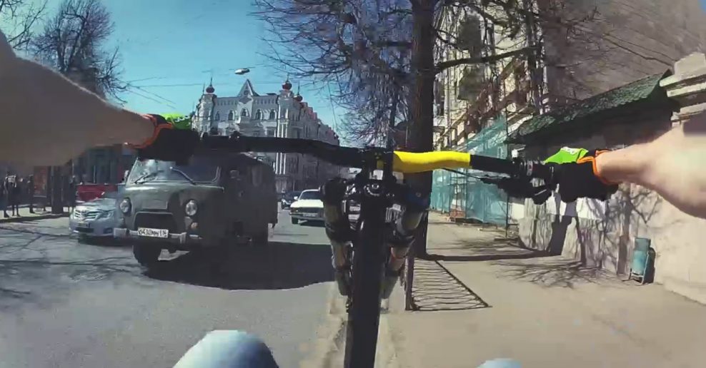 Video: A Wheelie Good Day – celý deň na zadnom kolese