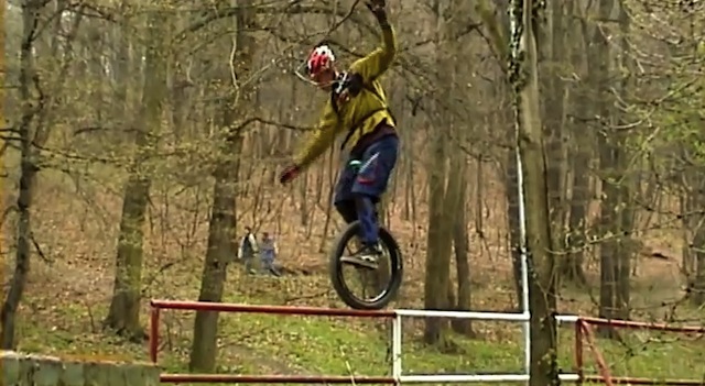 Video: Najznámejší mountain unicyclist v Bratislave