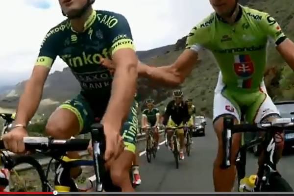 Etapu vyhral Bardet, Contadorovi útok nevyšiel, Sagan so stratou okolo 20 minút