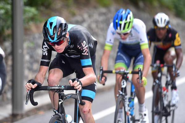 Froome si zlomil nohu a na Vuelte končí
