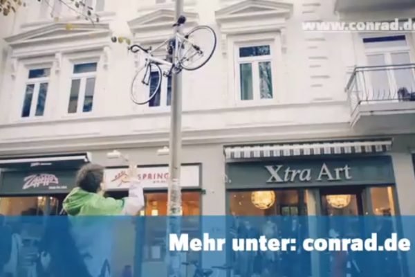 Zámok, ktorý vylezie na pouličné osvetlenie