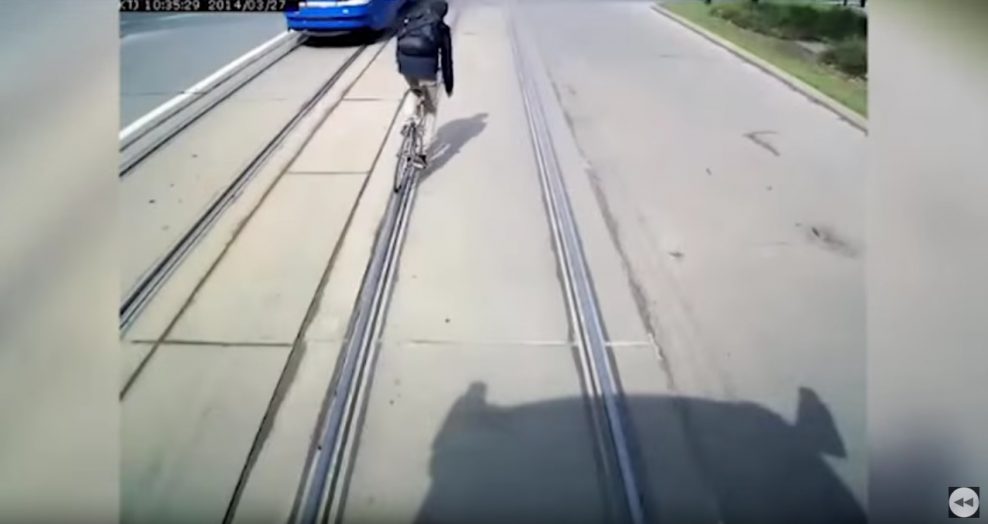 Poľský cyklista vs. električka