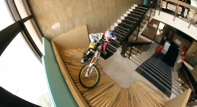 Video: Filip Polc na Red Bull Ride the Palace