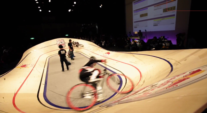 Video: Najmenší velodróm na svete – Red Bull Mini Drome 2012