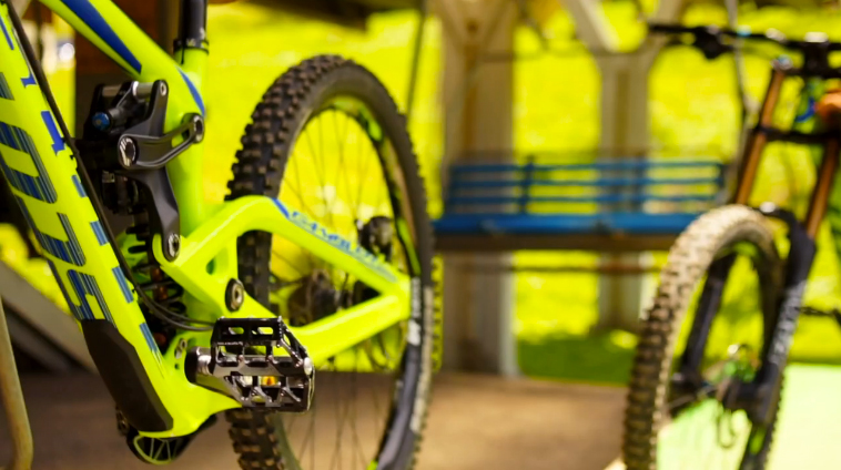 Video: Team Shaperideshoot na novom Scotte Gambler