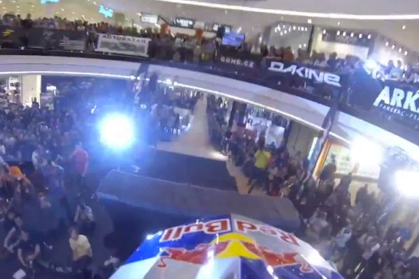 Video: Arkády Downmall – víťazná jazda Tomáša Slavíka
