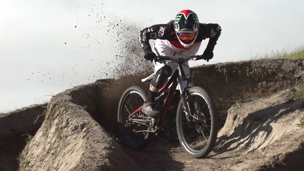 Horúce z výroby: Specialized Enduro SX 2014