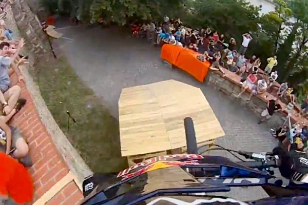 Video: Bratislava City Downhill – helmet cam finálovej jazdy Marcela Gutierreza