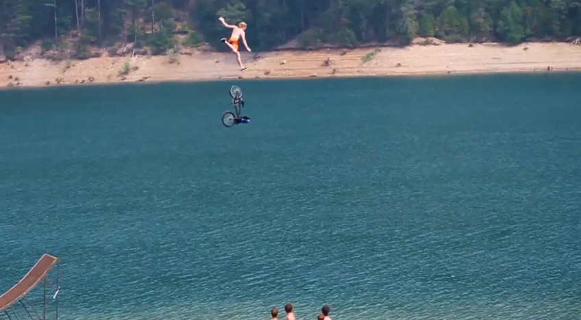 Video: Najväčší lake jump histórie?