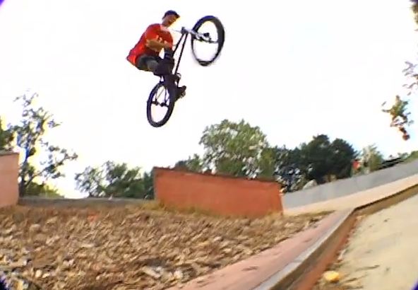 Video: Stevie Churchill v Rockwell skateparku