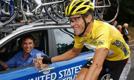 Lance Armstrong- od génia k podvodníkovi
