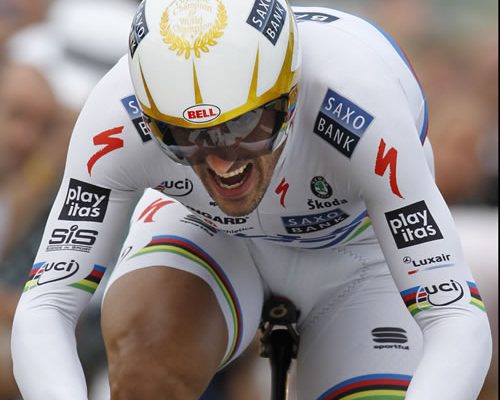 Cancellarov zjazd pomedzi autá na Tour de France